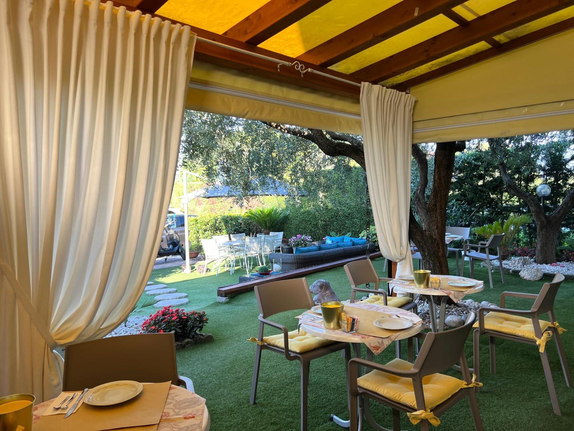 Garda Dream Hotel Lazise Bagian luar foto