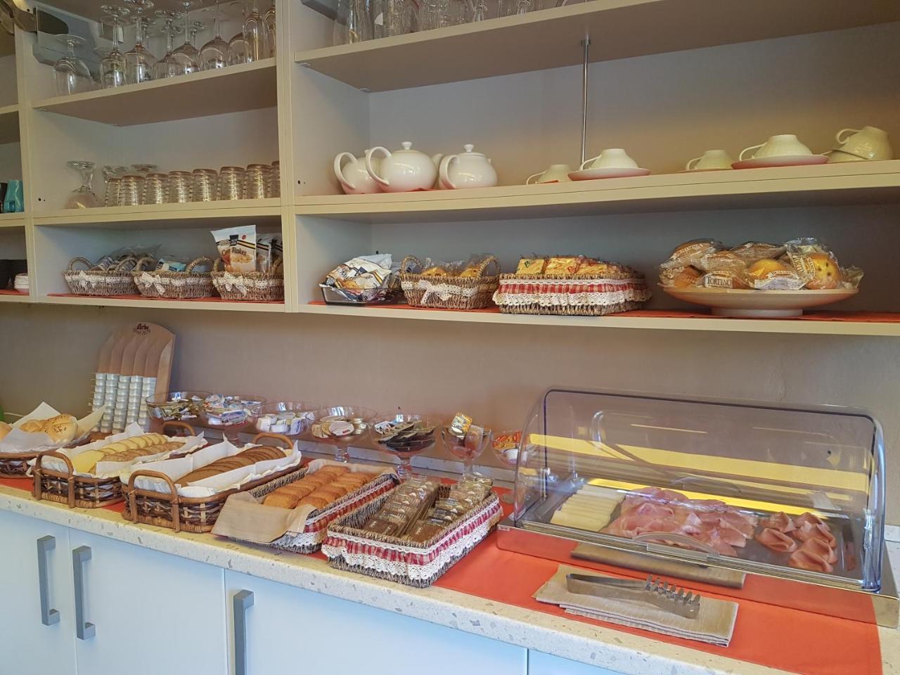 Garda Dream Hotel Lazise Bagian luar foto